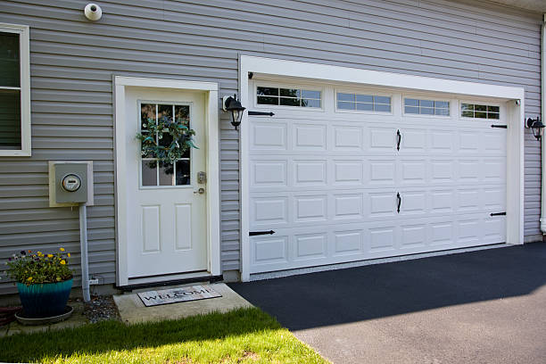 24/7 Emergency Garage Door Panel Replacement experts in Colfax, LA